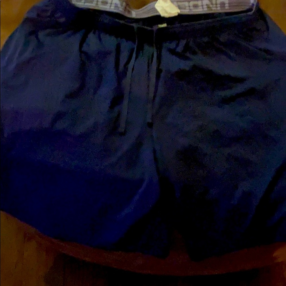 4 XL Under Armor shorts navy blue